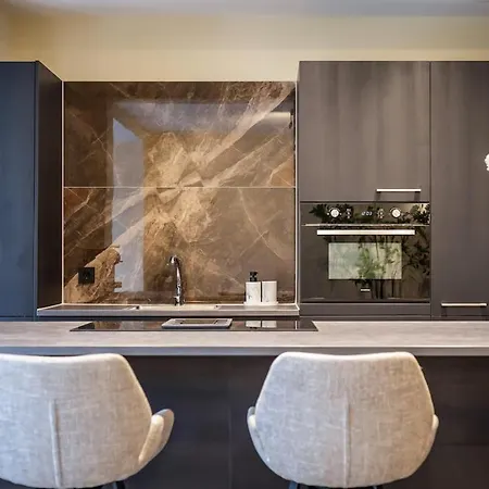 Gloednieuw En Prachtig Ingericht 3persoons *