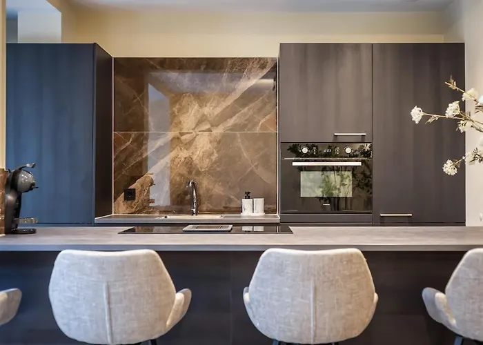 Gloednieuw En Prachtig Ingericht 3persoons *