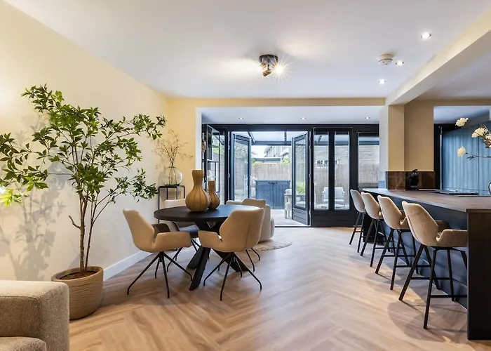 Gloednieuw En Prachtig Ingericht 3persoons *